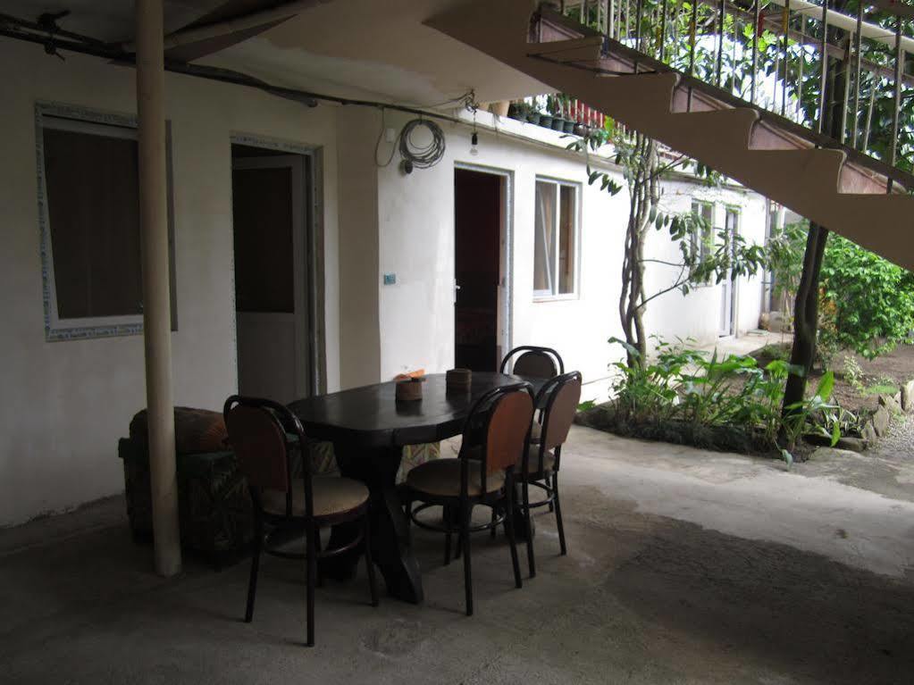 Guesthouse 97 In Batumi Exterior photo